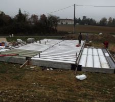 Vue d'ensemble du plancher avant coulage de la chape