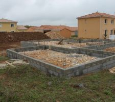 Garage avec pompe a gauche