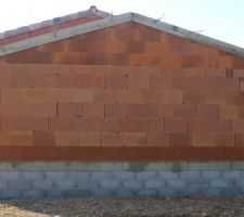 Pas de panique les trous seront rebouch&eacute;s ;-) :  apr&egrave;s tout ce n'est qu'un garage :-)