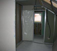 Espace dressing et sdb s le fond