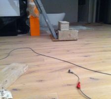 Parquet en ch&ecirc;ne blanchi (huil&eacute;)