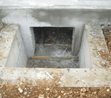 La porte du parc de jeu de mon époux en cas de fuite d'eau !!
;-)
