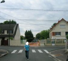 Notre terrain apr&egrave;s d&eacute;molition du muret et de notre pr&eacute;fabriqu&eacute;.