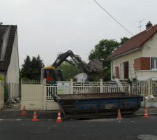 D&eacute;molition de notre pr&eacute;fabriqu&eacute;.