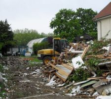 D&eacute;molition pr&eacute;fabriqu&eacute;.