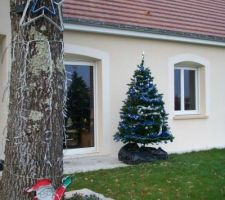 Les décorations de Noël extérieures.