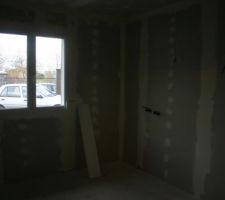 Voilà les murs intérieur qui se montent