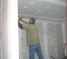 Et voilà beau papa au travail