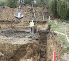 14/11/2011 - il faut descendre à 2m50 pour 1m20 de gros béton, puis 6 rang de VS