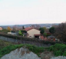 Vue sur la colline de Sérezin (à comparer avec les haies des premières photos du terrain...)