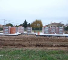 Approvisionnement du chantier en briques creuses de 30 x 20 x 50 - type G7