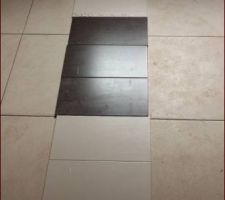 Test au sol de la faience de la salle de bain des enfants