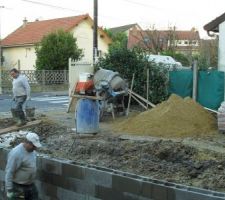 Murs de la descente de garage en cours...