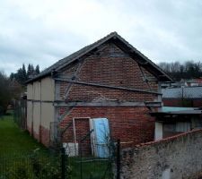 Facade arri&egrave;re en limite de propri&eacute;t&eacute; :  impossibilit&eacute; d'ouverture sinon par chassis fixes opaques...!!!