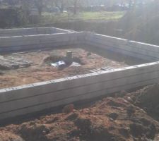 Les rangs du vide sanitaire sont montés...