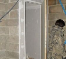 Vue depuis le sous-sol l'eau est partout au sol depuis le début...snif...