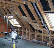 Pr&eacute;paration pour isoler l'&eacute;tage