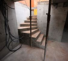 Décoffrage de l'escalier