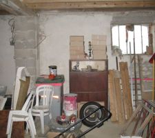 Séjour, fenêtre en bas de l'escalier
façade est