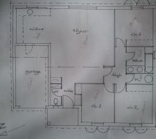 Voila le plan de maison que nous allons probablement choisir... Plus de précisions sur le constructeur une fois notre choix définitif fait