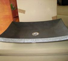 Vasque en pierre volcanique couleur gris anthracite pour chambre en haut