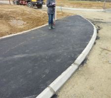 Trottoir abim&eacute;