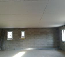 Le plafond de l'étage est fait