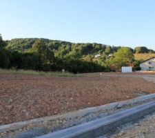 6 juillet 2011 en fin d'apr&egrave;s midi, les travaux d'am&eacute;nagement et de viabilisation du lotissement avancent.
