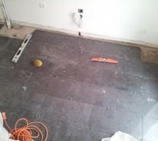 Pose du carrelage (Grès cérame pleine fonte Qlife Black 30x60)