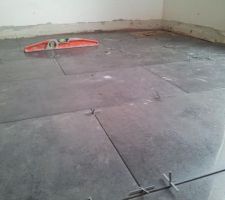 Pose du carrelage (Grès cérame pleine fonte Qlife Black 30x60)
