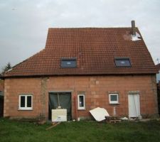 Vue du fond du jardin...mais &ccedil;a a encore chang&eacute; depuis