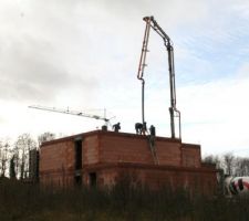 Dernière dalle pour coiffer le Cube, reste à isoler et faire l'étanchéité