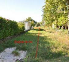 Le futur acc&egrave;s empierr&eacute; de notre terrain.