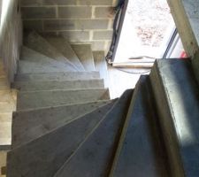Escalier b&eacute;ton tant d&eacute;sir&eacute;. Belle prouesse technique !