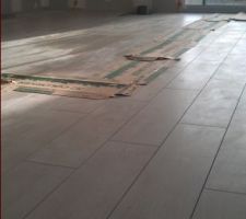 Carrelage en cours (imitation parquet)