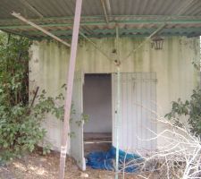 Entr&eacute;e de la d&eacute;pendance