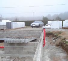 Passage de la clim et arrivage des poutres de la première dalle