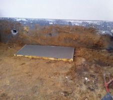 Fondation pour une future cour anglaise pour amener de la lumière naturelle au sous sol