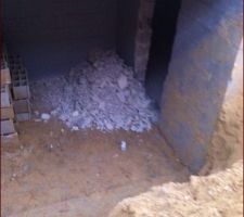 Je vais récupérer la portion existante sous la terrasse pour aire une pièce supplémentaire dans le sous sol! au prix du mètre carré il faut pas hésiter! surtout que j'ai profité de la pelleteuse présente sur le chantier d'à coté!