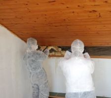 Dépose du plafond en lambris