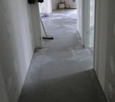carrelage 60x60 les joints sont à peine terminés