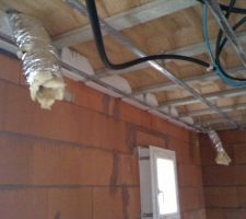 Tubes a&eacute;ration reli&eacute;s &agrave; la VMC