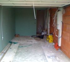 Le garage avec son compteur électrique