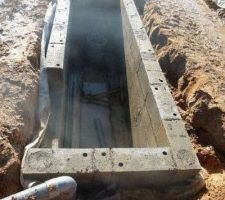 Malgré la tempête une journée très pluvieuse, les murs sont terminés !