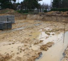 Les agglos sont livrés... au milieu de la piscine
