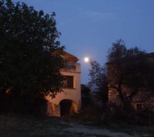 Vue de ma maison ,ancien mas datant de l' époque de BONAPARTE.