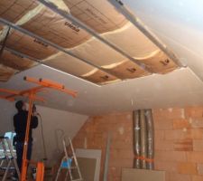 Pose du placo sur le plafond du 1er étage