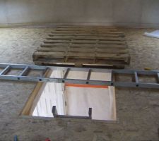 L acces a l etage par l echelle