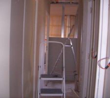 Petit couloir a l etage