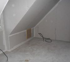 21/12/11*14h30 chambre du grand avec trappe technique